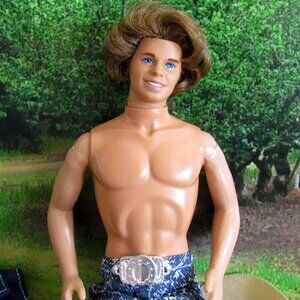TOTALLY HAIR KEN, 1991 MUSCULAR w THICK BROWN HAIR, TWIST 'N TURN WAIST, CLOTHES
